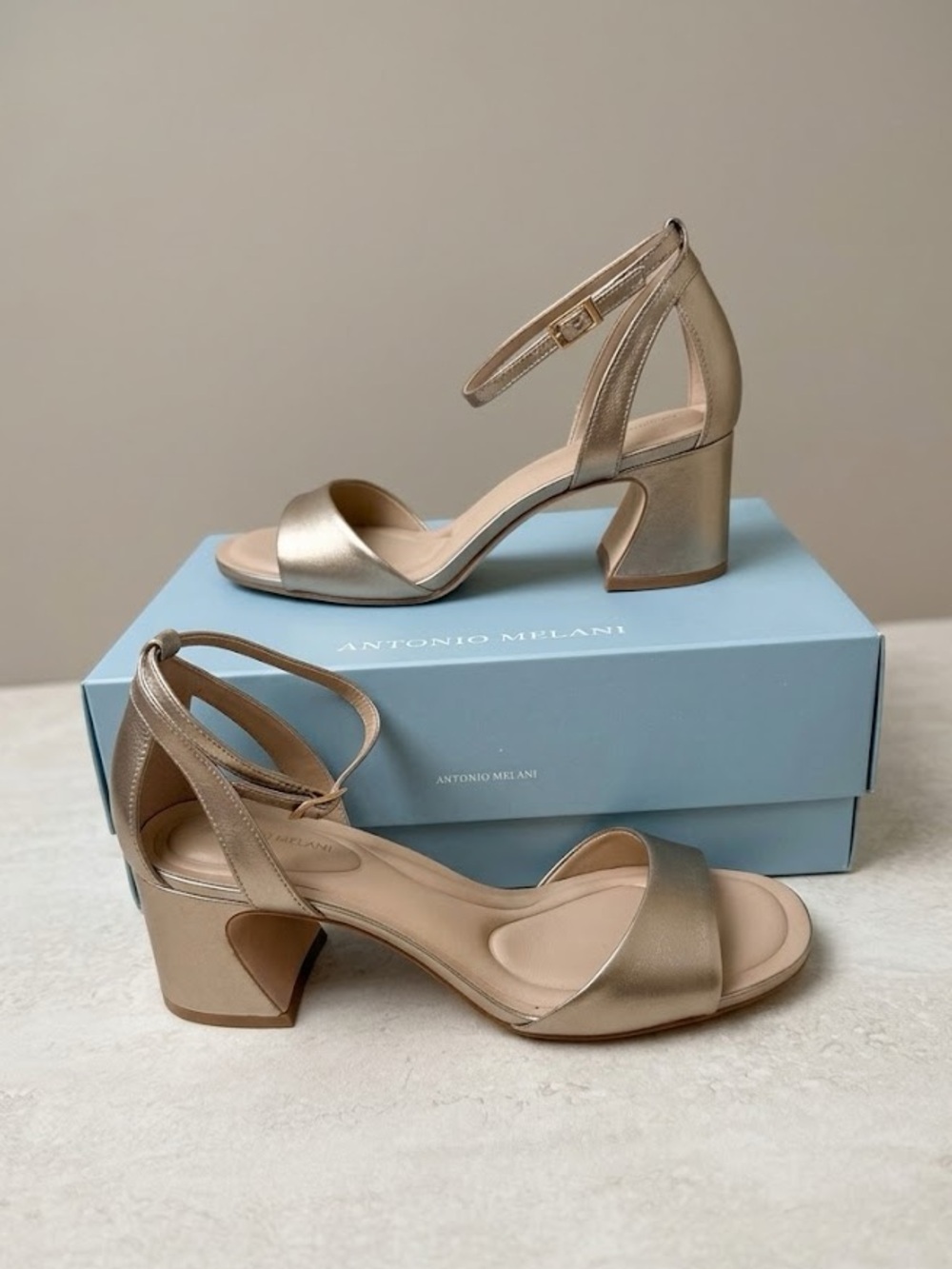 Antonio Melani Alice Platino Metallic Leather Block Heel Sandals Size 8